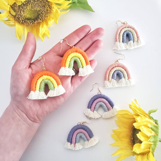 Macrame rainbow earrings: Lavender sky